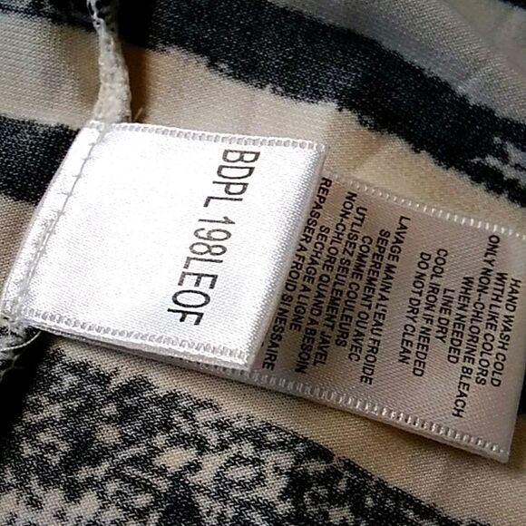 BCBGMAXAZRIA NEW BLOUSES SIZE M - Picture 13 of 13